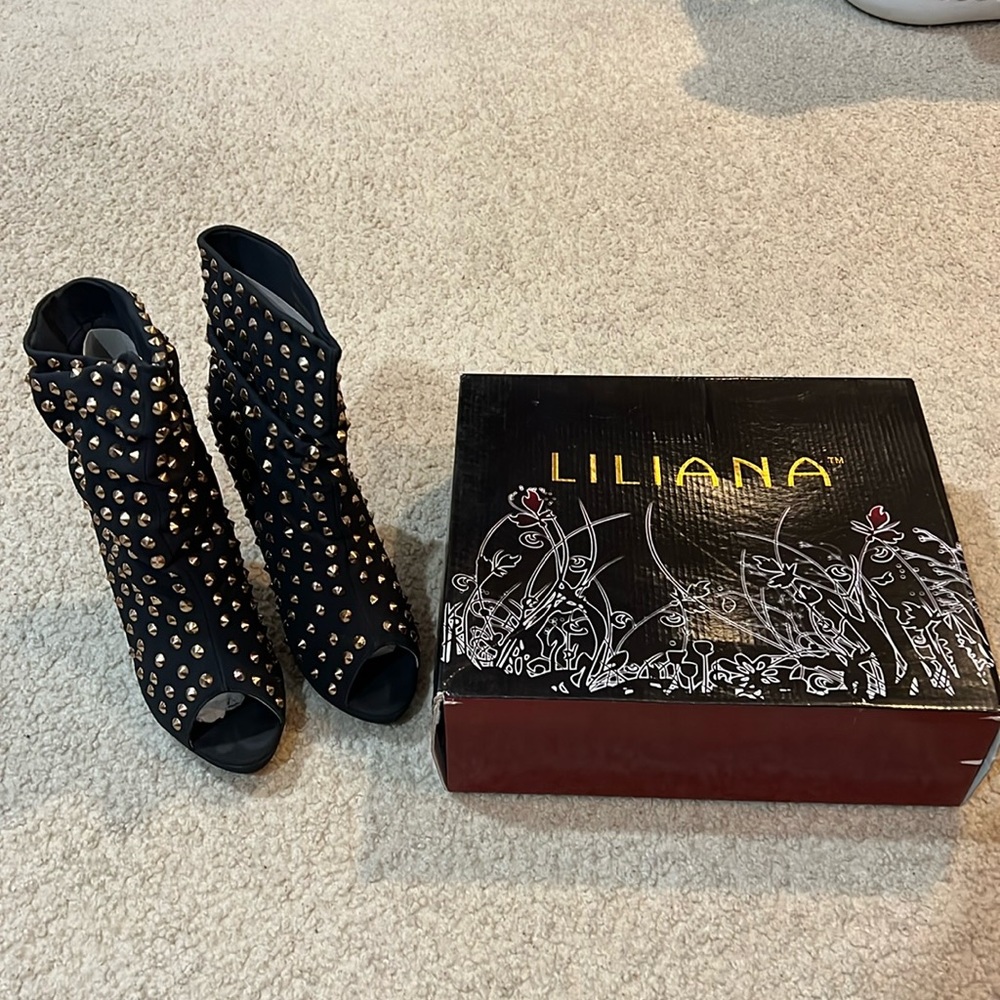 Liliana womens black gold studded boot